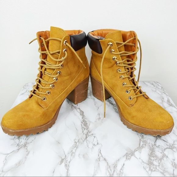 Shoe Dazzle Shoes - Lumberjack Boots